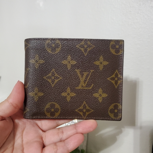 LOUIS VUITTON MONOGRAM MEN WALLET - Picture 8 of 14